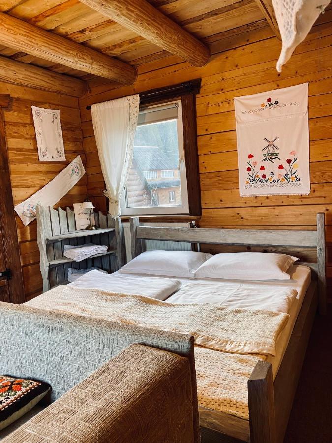 Guest House Anastasia Tatariv Exterior photo