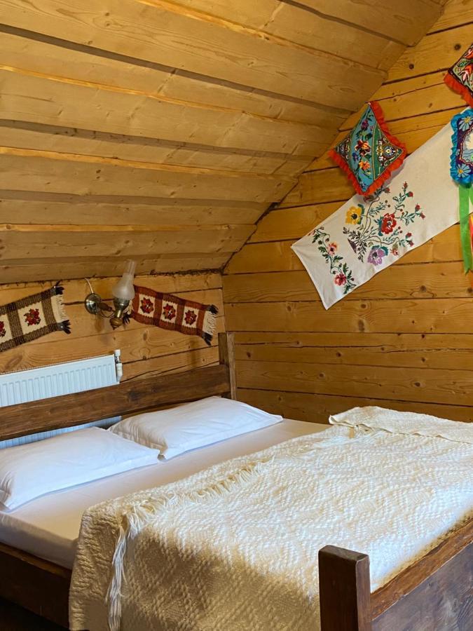 Guest House Anastasia Tatariv Exterior photo